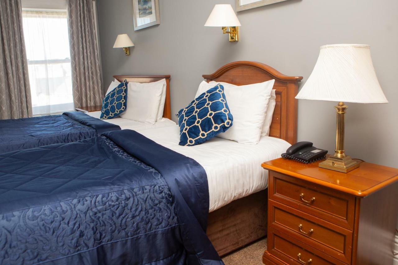 Leens Hotel Абифийл Екстериор снимка